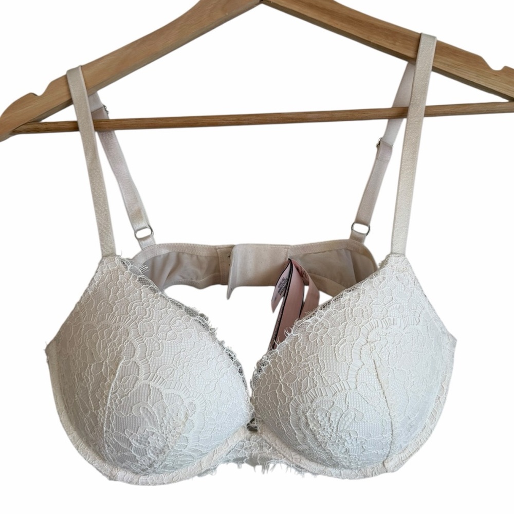 Victoria’s Secret Cream Lace Push Up Bra Size 36C